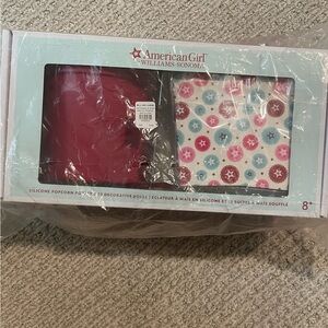 American‎ Girl by williams-sonoma Silicone Popcorn Popper & 12 Decorative Boxes
